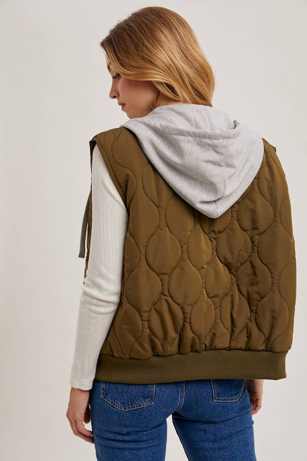 QUILTED PUFFER VEST CONTRAST HOODIE