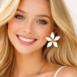 SCALLOPED FLOWER STUD EARRINGS
