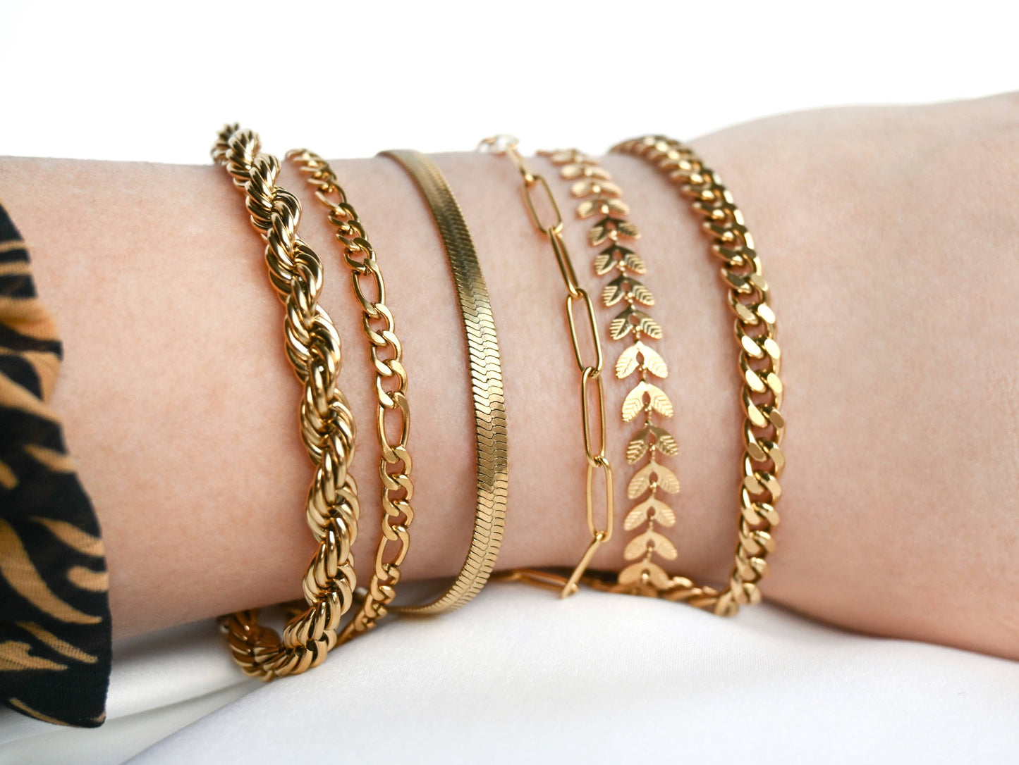 Bold 18k Gold Bracelets - Waterproof Thick Chain Bracelets: Curb (5 mm)